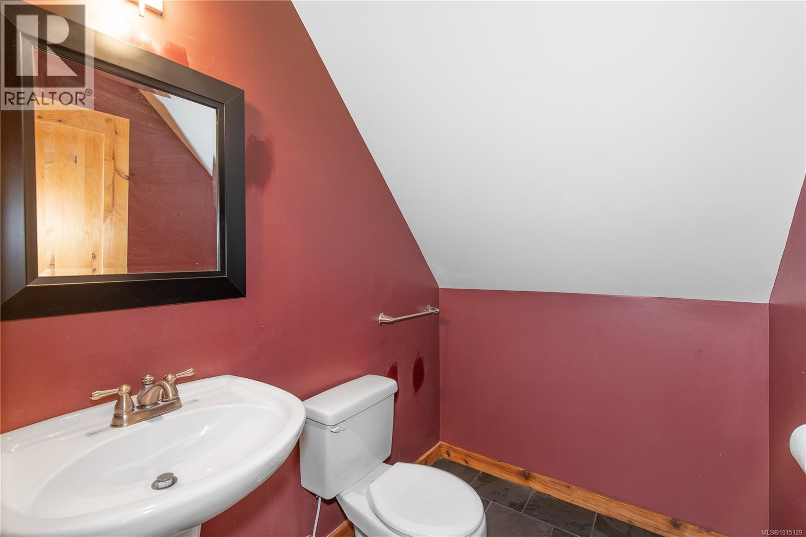 2405 Lindsey Rd, Nanaimo