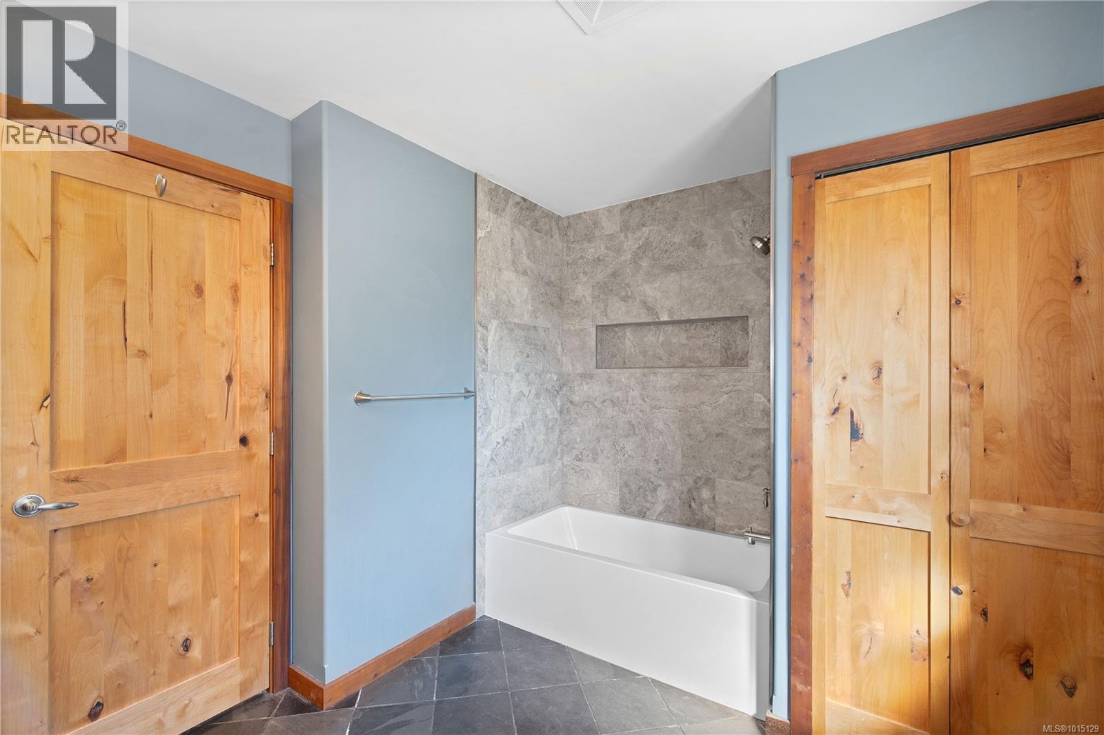2405 Lindsey Rd, Nanaimo