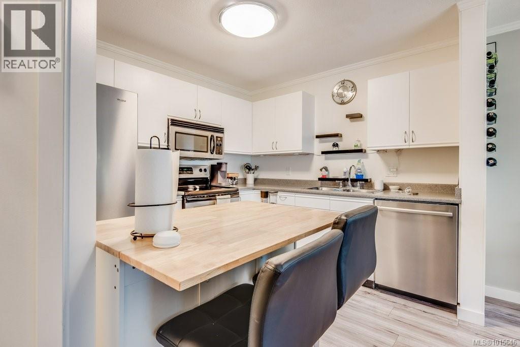 216 390 Island Hwy S, Campbell River