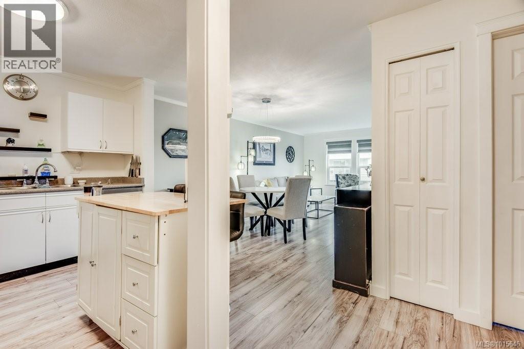 216 390 Island Hwy S, Campbell River