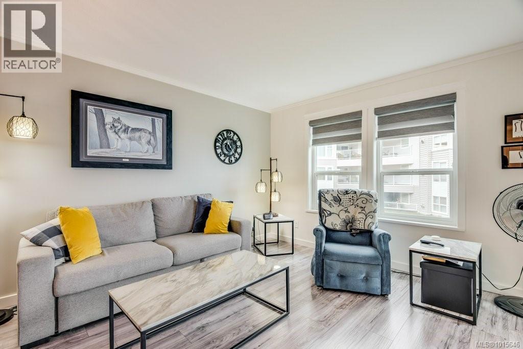 216 390 Island Hwy S, Campbell River