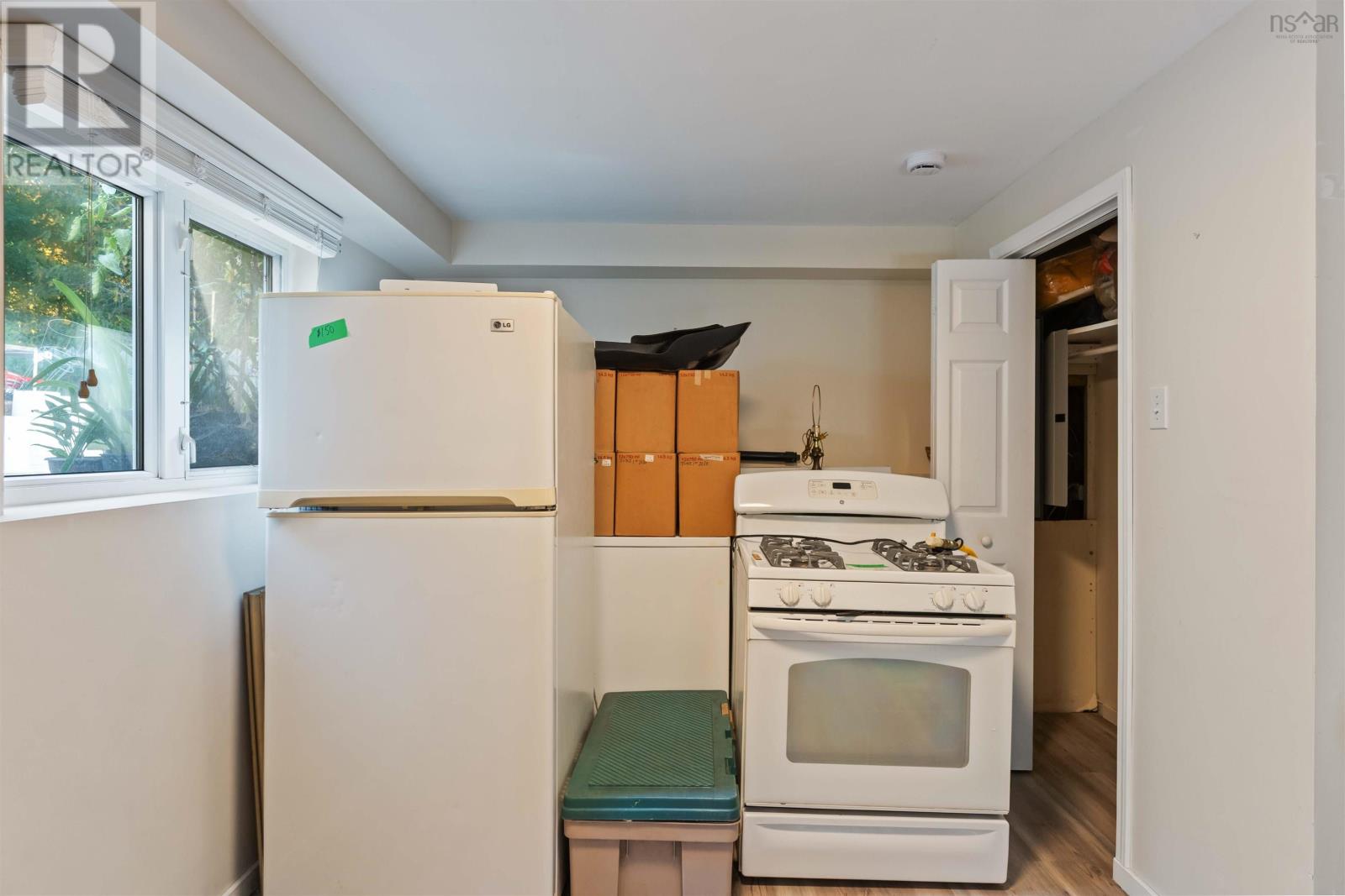 Property 18 of 46 of 796 & 800 Main Street