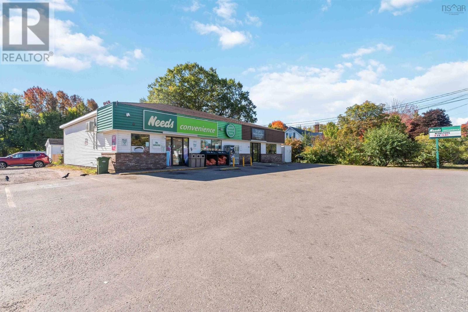 Property 30 of 46 of 796 & 800 Main Street