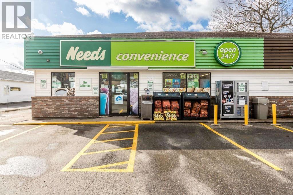 Property 31 of 46 of 796 & 800 Main Street