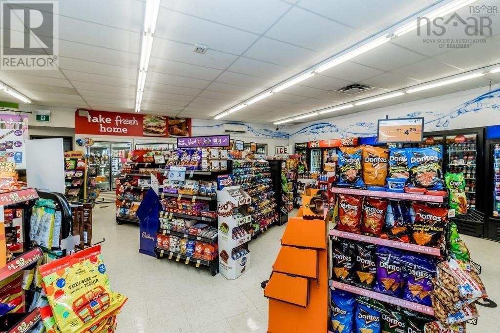 Property 33 of 46 of 796 & 800 Main Street