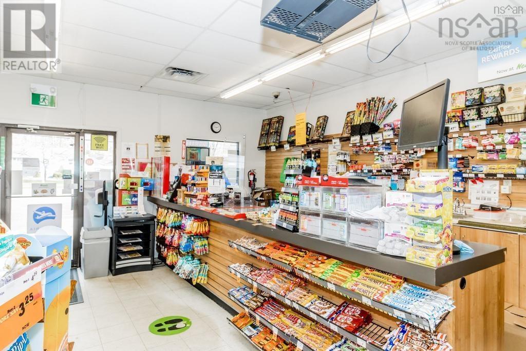 Property 34 of 46 of 796 & 800 Main Street