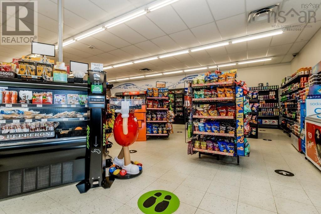 Property 35 of 46 of 796 & 800 Main Street