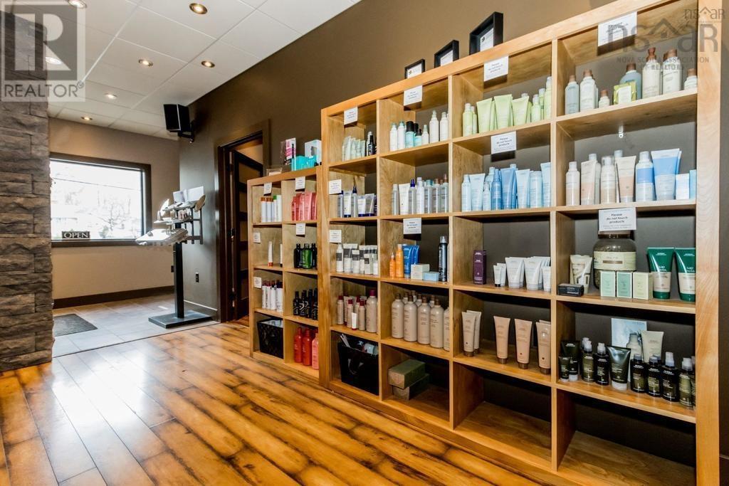 Property 39 of 46 of 796 & 800 Main Street