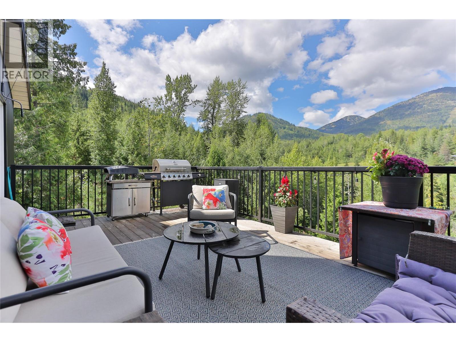 300 Richie Road, Rossland