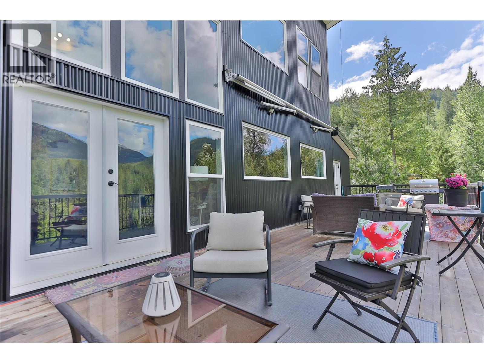 300 Richie Road, Rossland