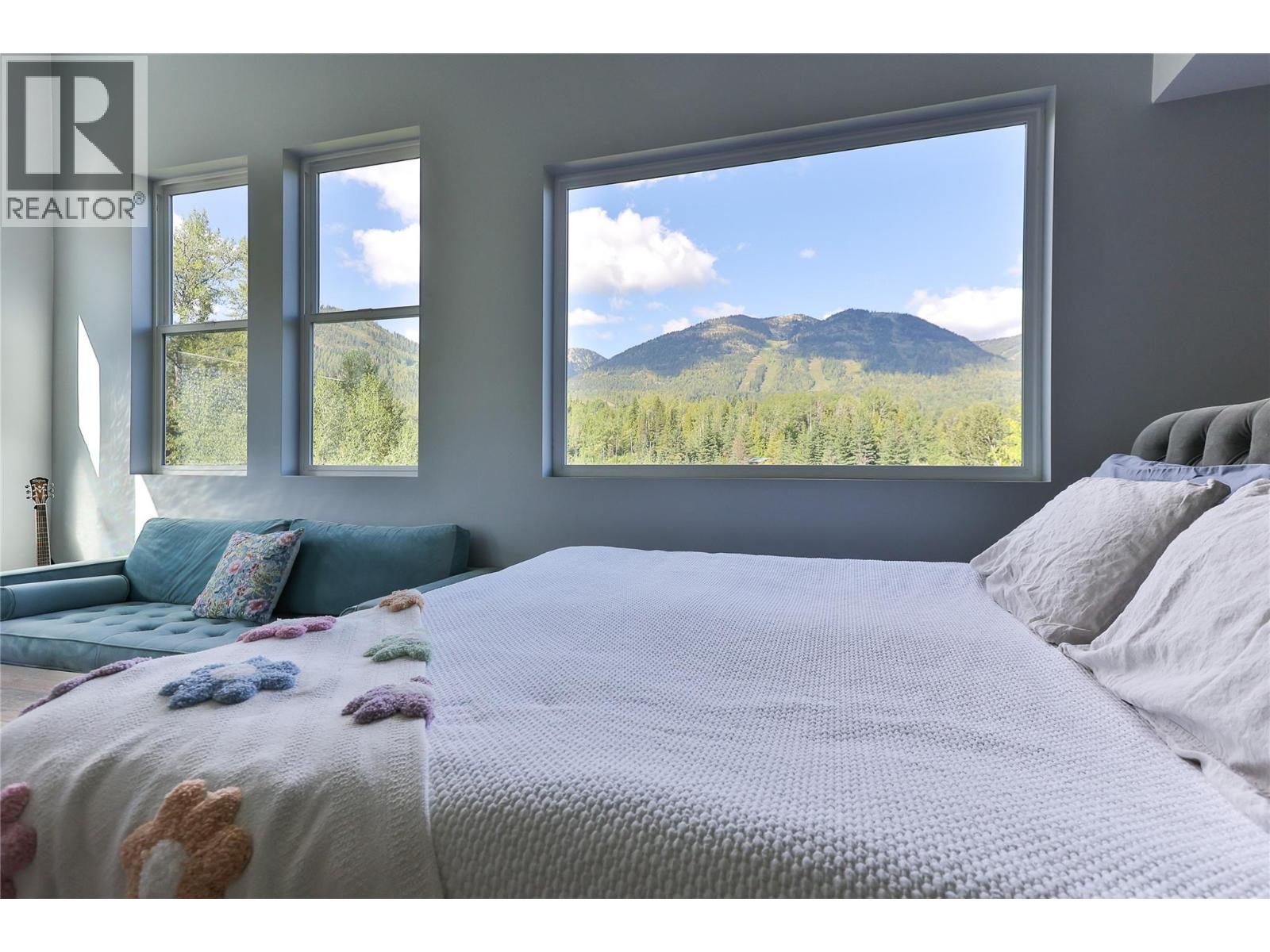 300 Richie Road, Rossland