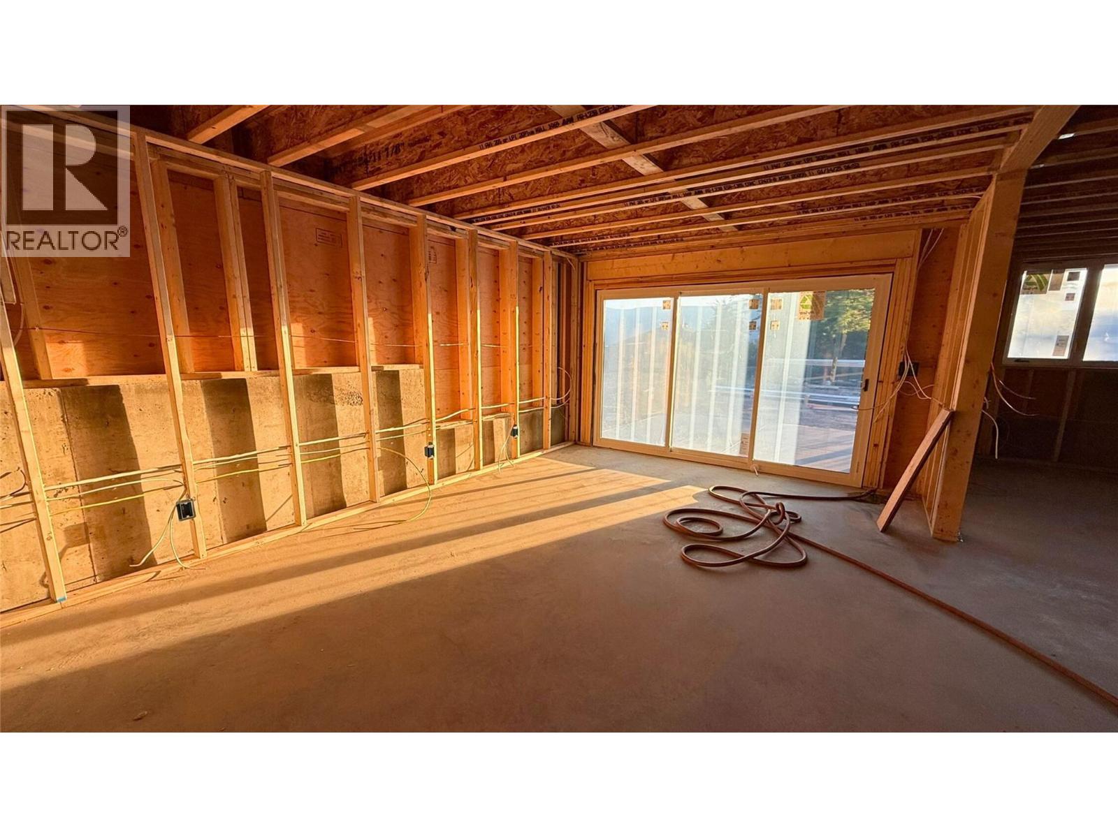 1905 35 Street Northeast, Salmon Arm