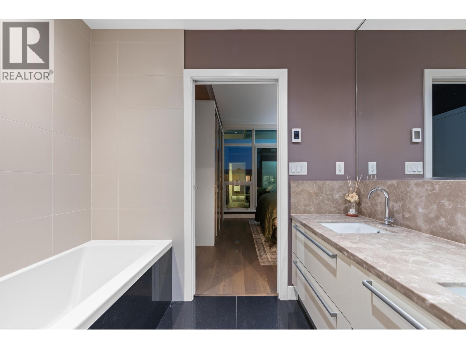 1606 288 W 1ST AVENUE, Vancouver