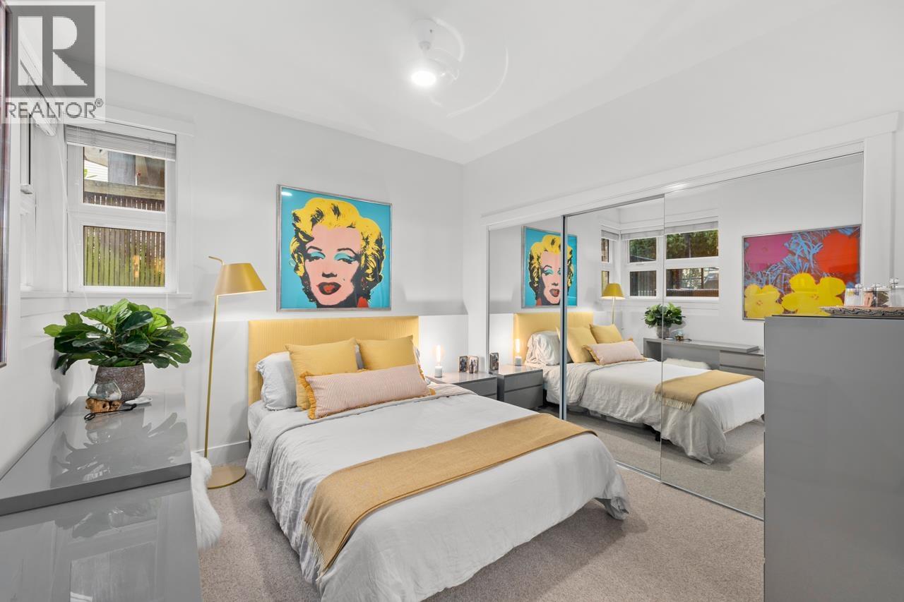 2 2435 W 1ST AVENUE, Vancouver