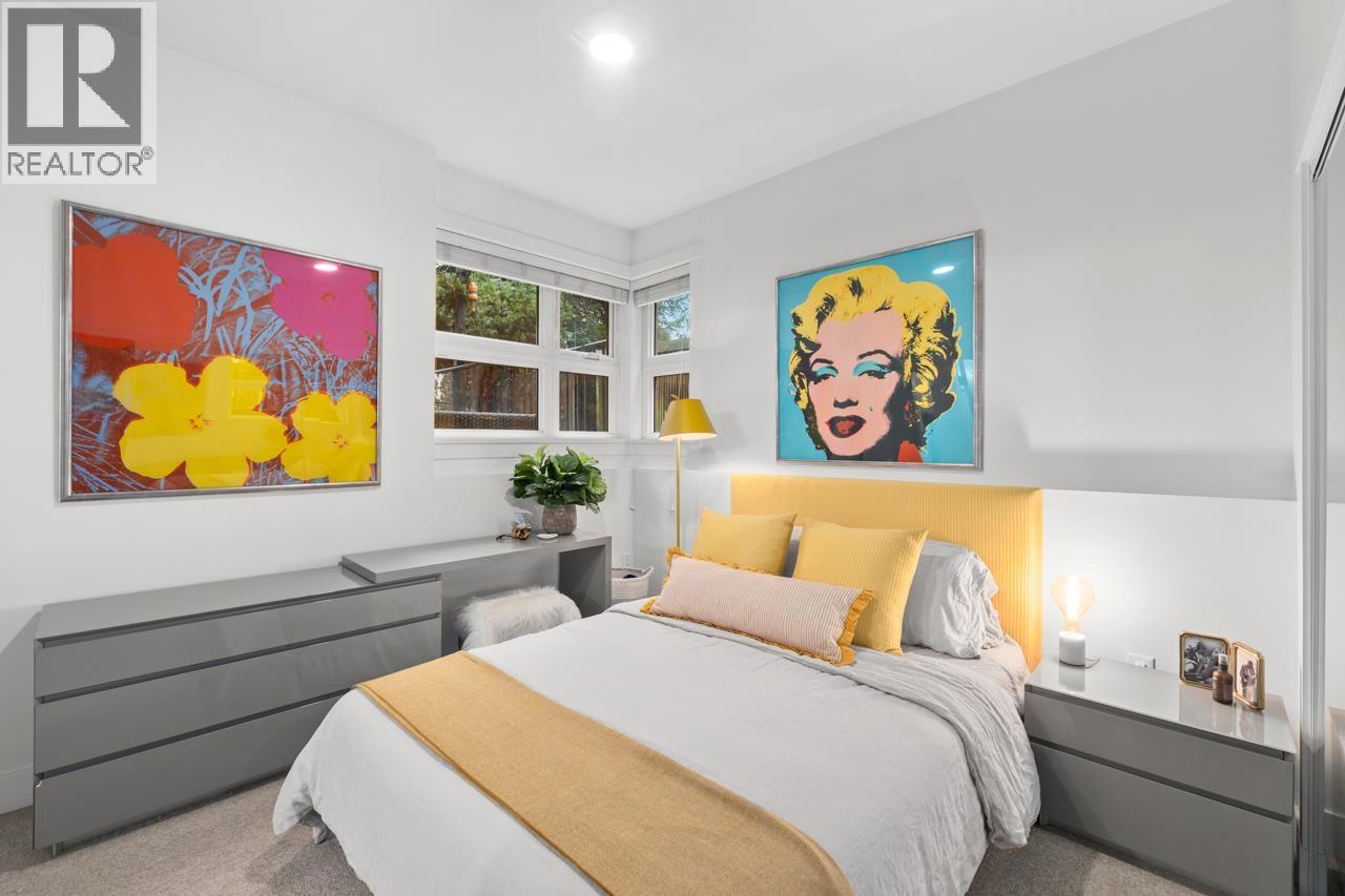 2 2435 W 1ST AVENUE, Vancouver