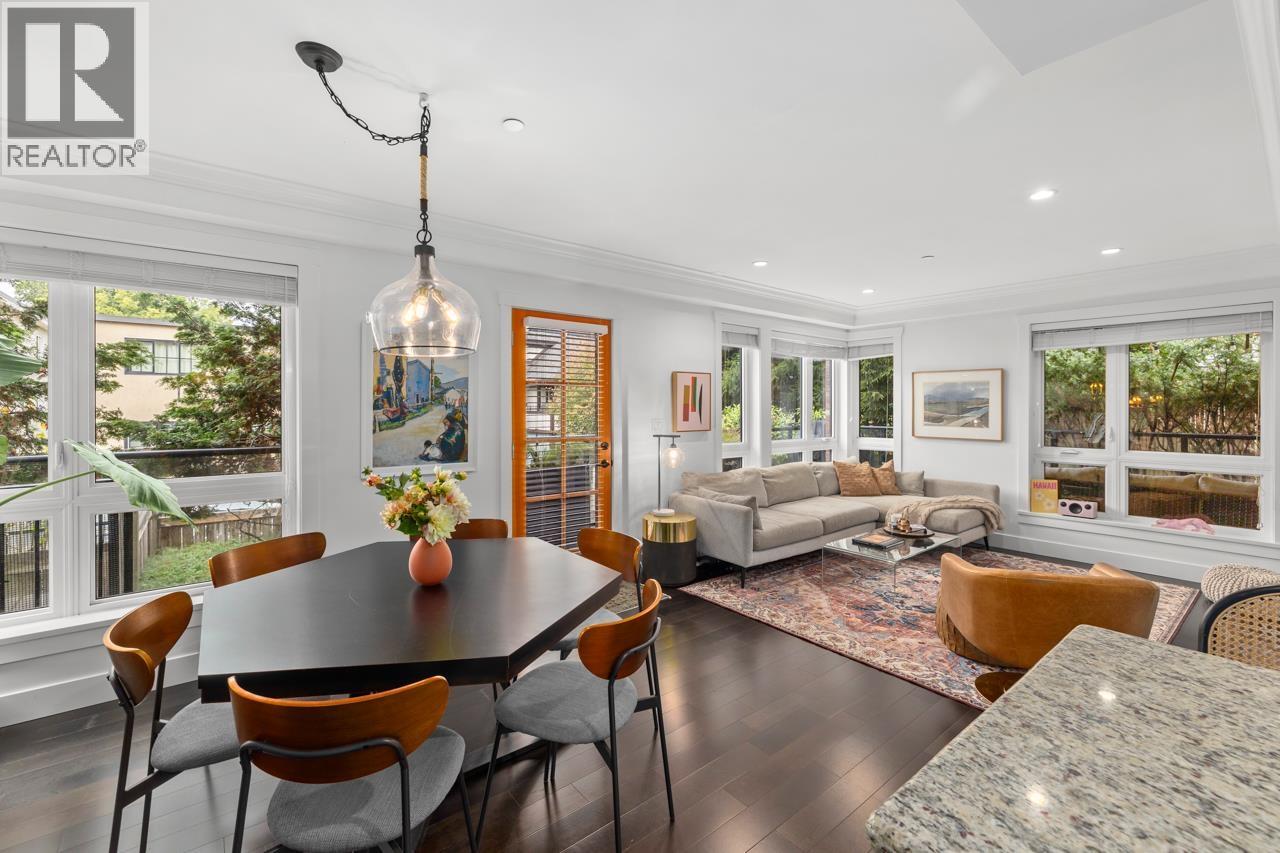 2 2435 W 1ST AVENUE, Vancouver