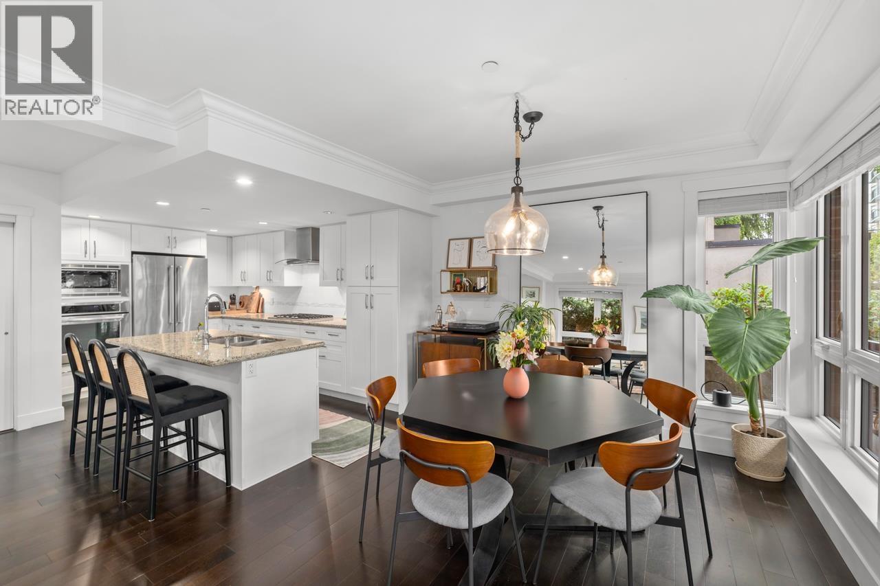 2 2435 W 1ST AVENUE, Vancouver