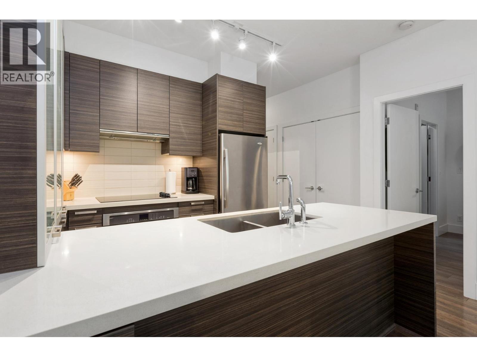 406 3606 ALDERCREST DRIVE, North Vancouver