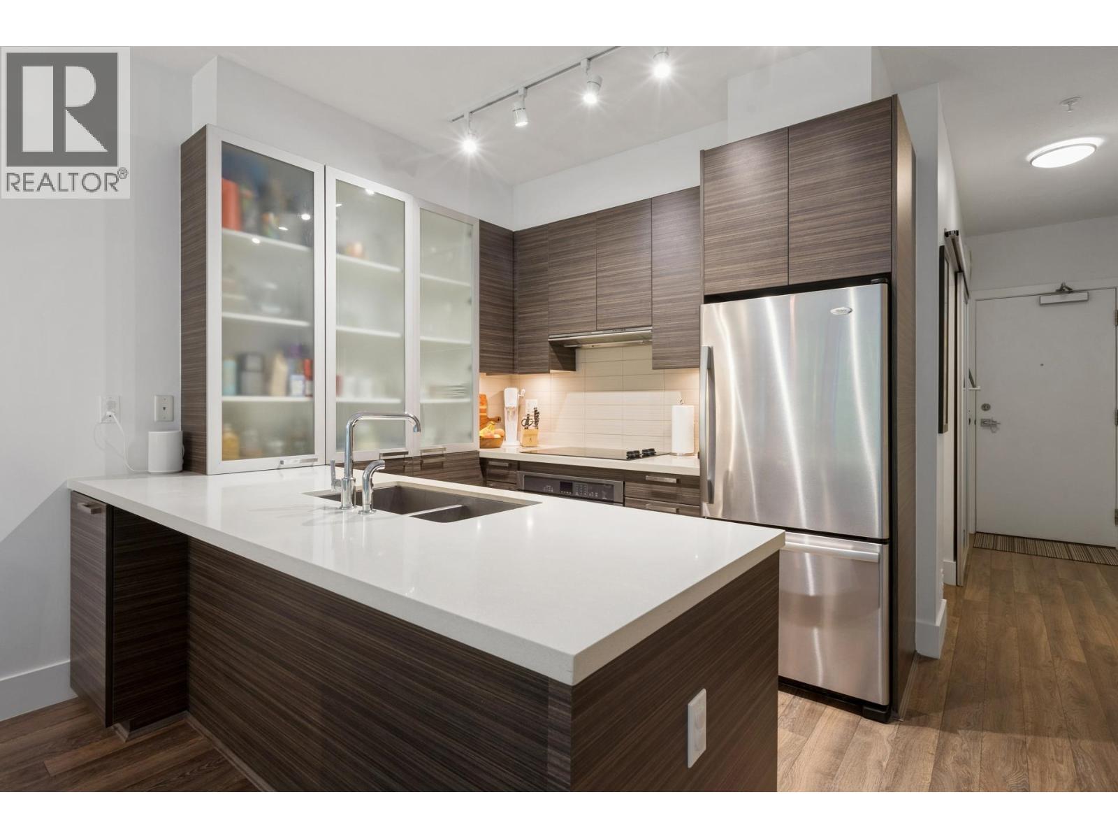 406 3606 ALDERCREST DRIVE, North Vancouver