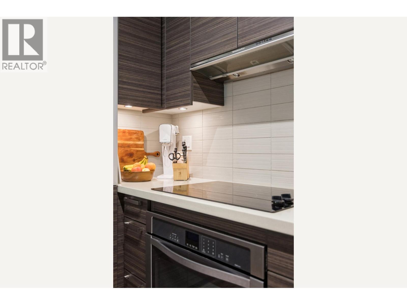 406 3606 ALDERCREST DRIVE, North Vancouver