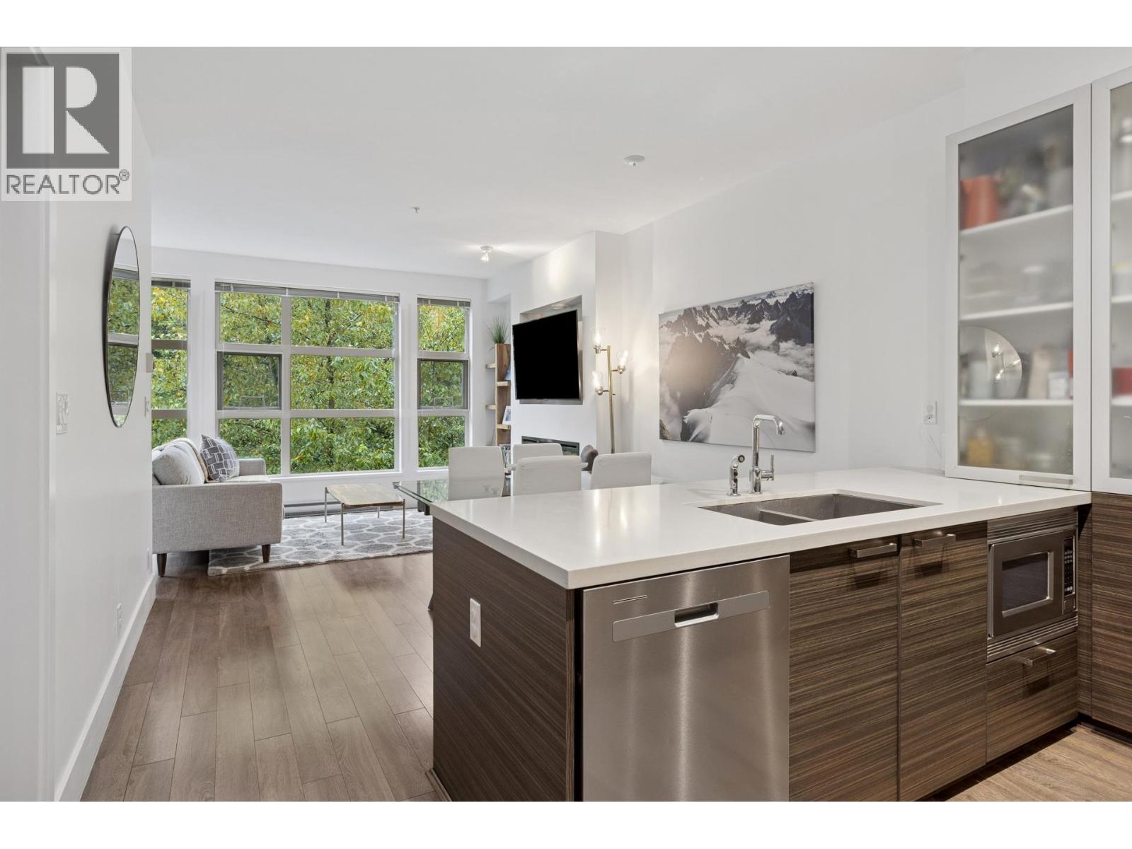 406 3606 ALDERCREST DRIVE, North Vancouver