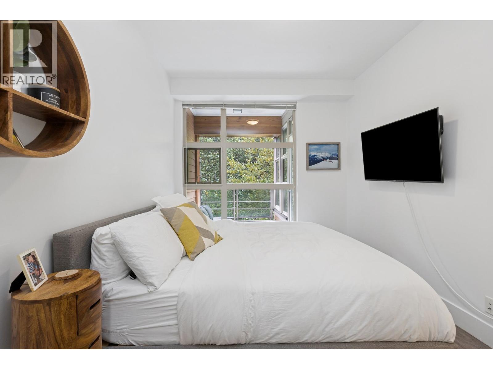 406 3606 ALDERCREST DRIVE, North Vancouver