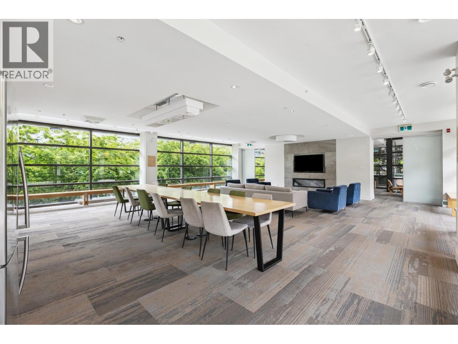 406 3606 ALDERCREST DRIVE, North Vancouver