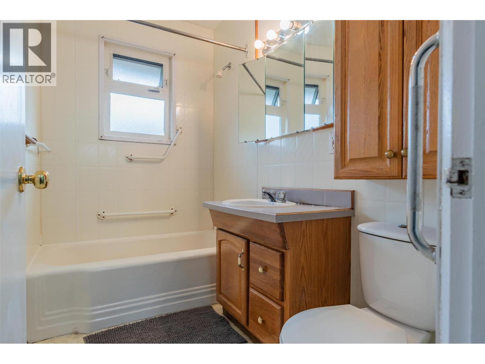 3141 Highway Drive, Trail