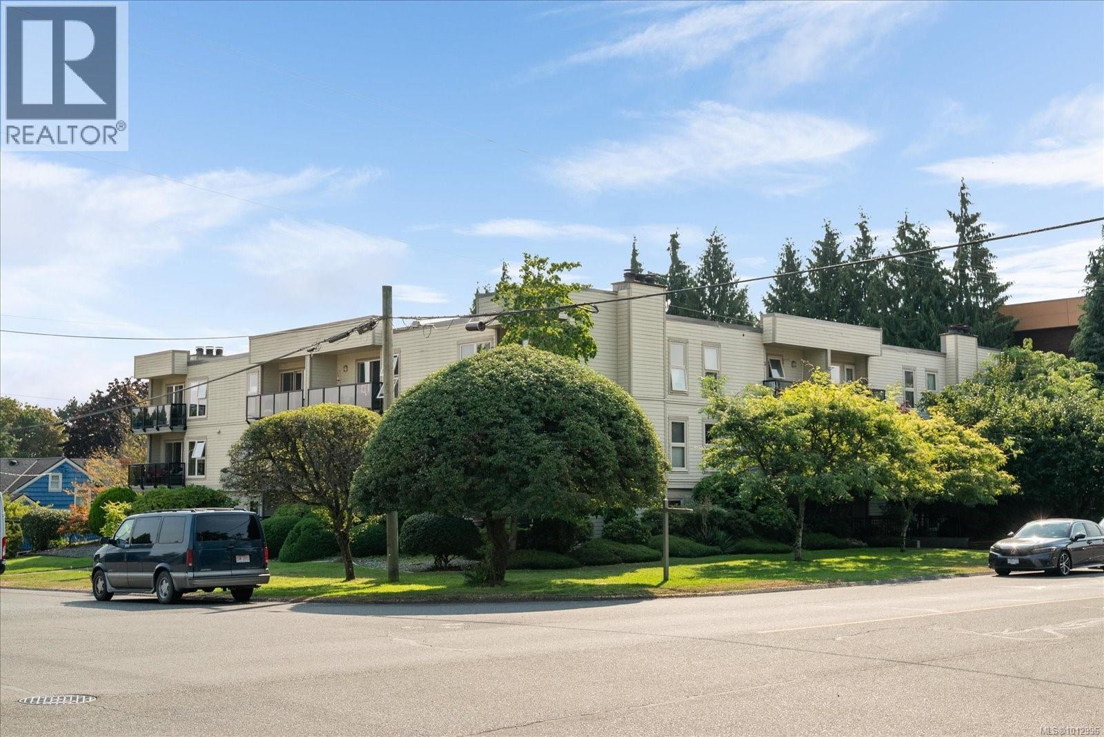 160 Vancouver Ave, Nanaimo - Exteriors - Full Complex View - Photo 4