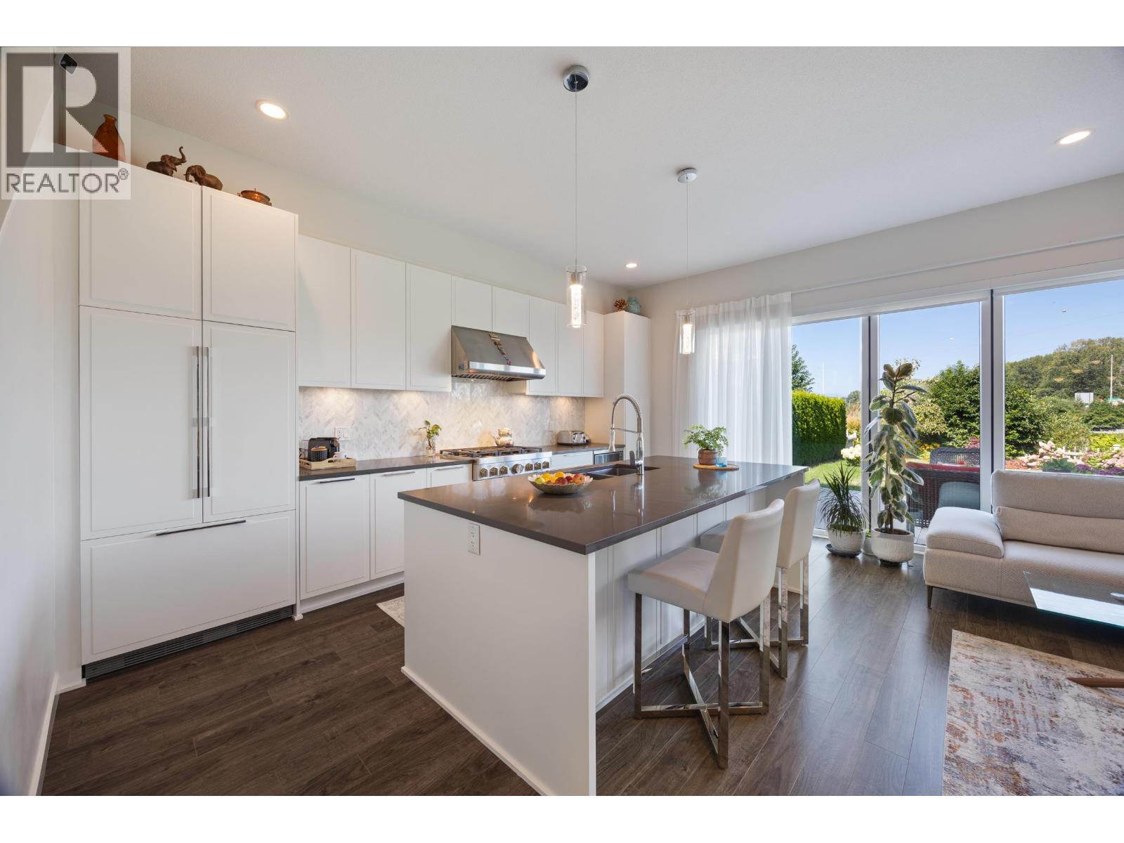 #12B-5551 ADMIRAL Way, Ladner