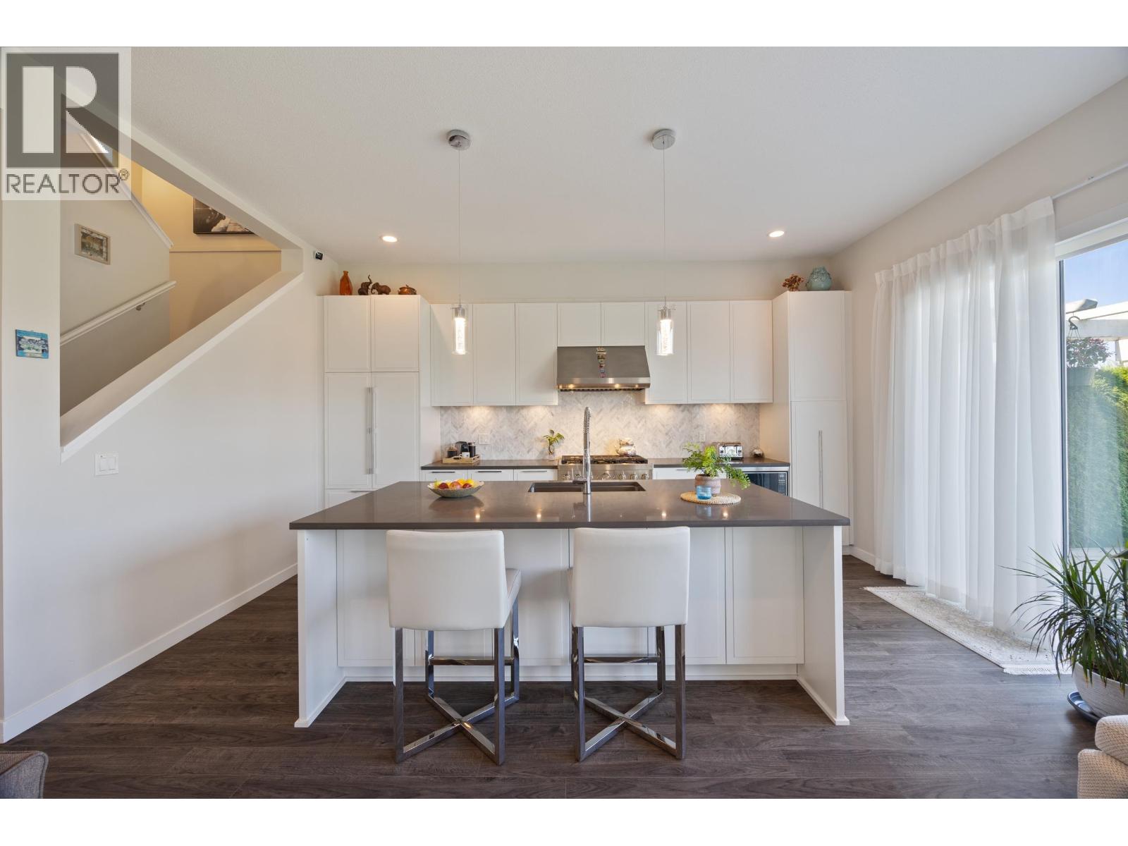 #12B-5551 ADMIRAL Way, Ladner