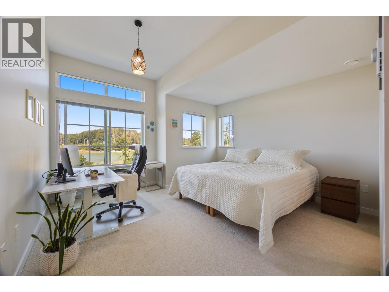 #12B-5551 ADMIRAL Way, Ladner