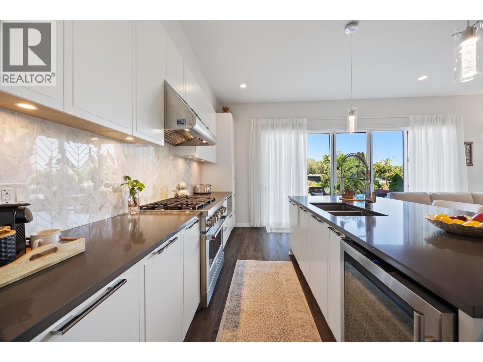 #12B-5551 ADMIRAL Way, Ladner