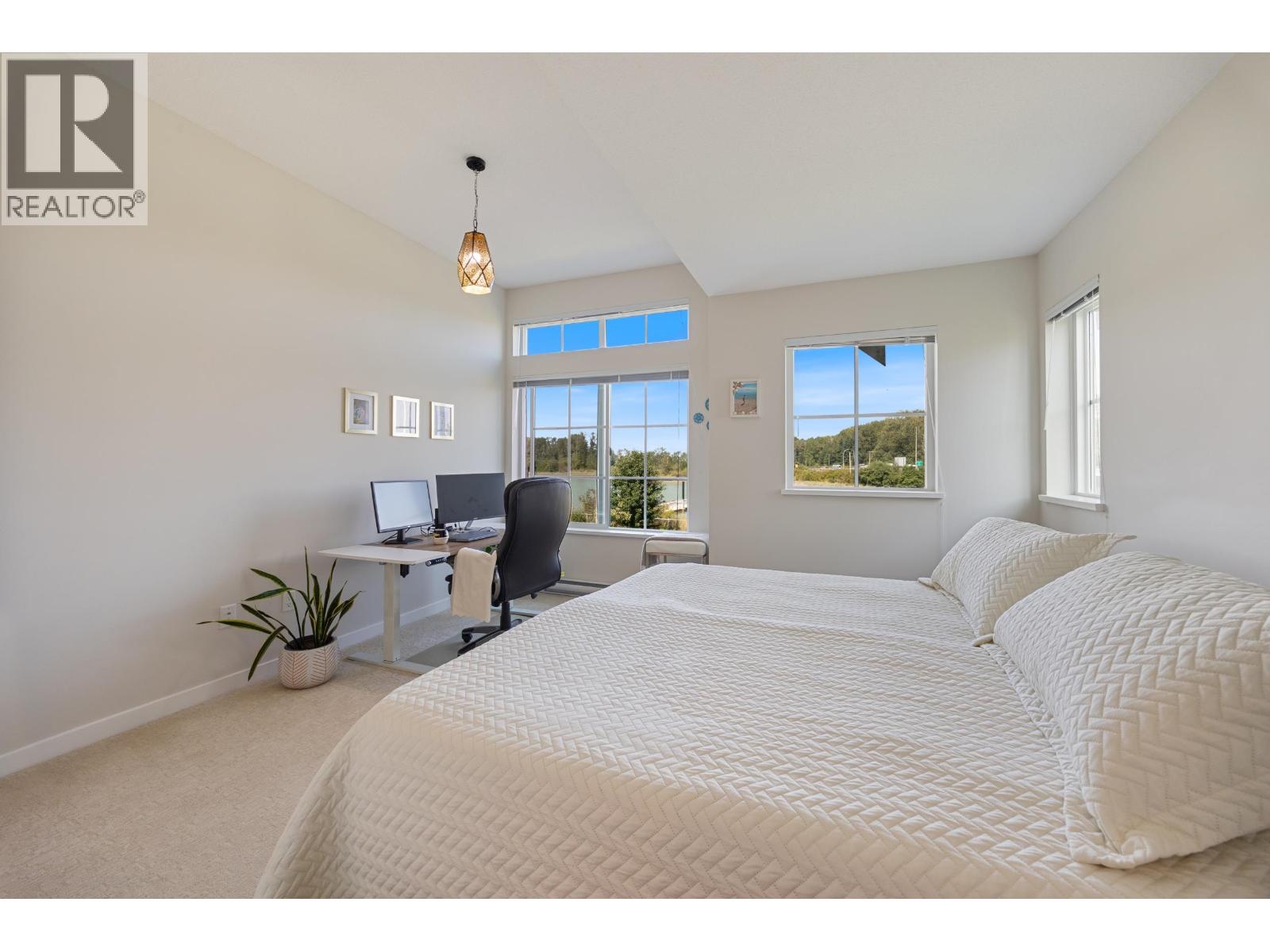 #12B-5551 ADMIRAL Way, Ladner