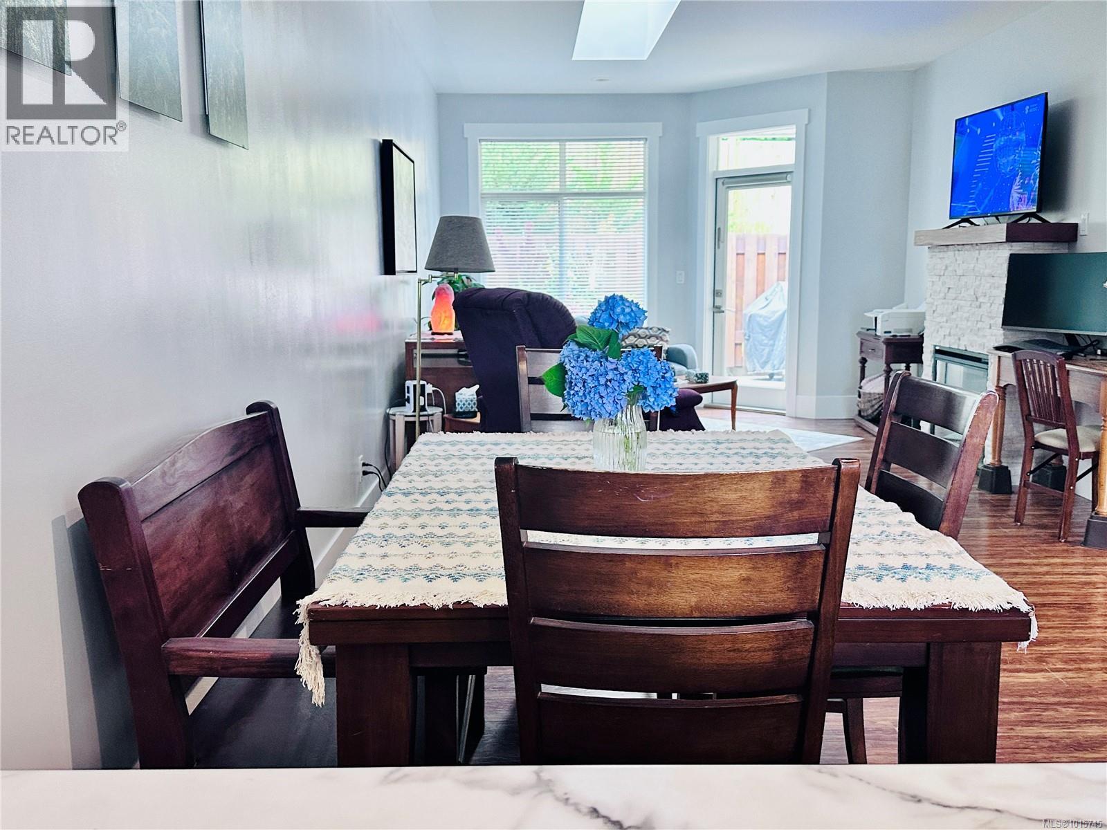 54 300 Grosskleg Way, Lake Cowichan