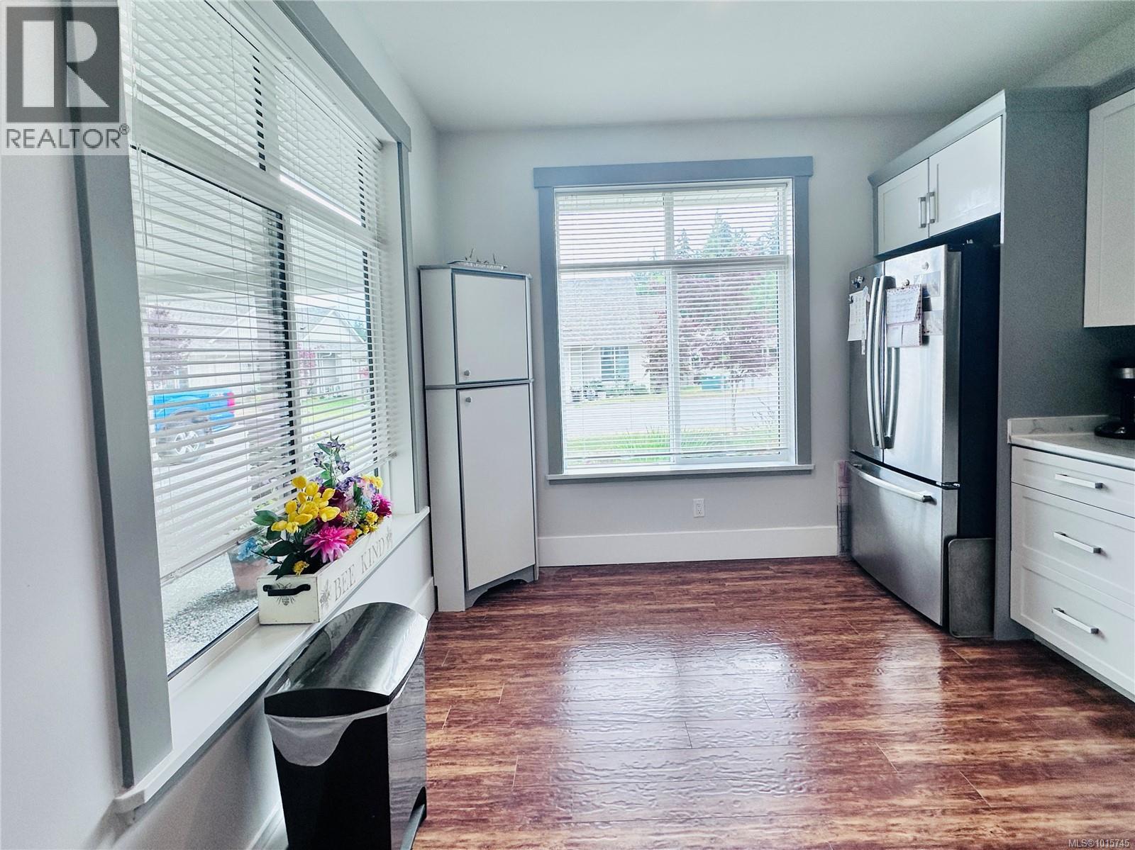 54 300 Grosskleg Way, Lake Cowichan