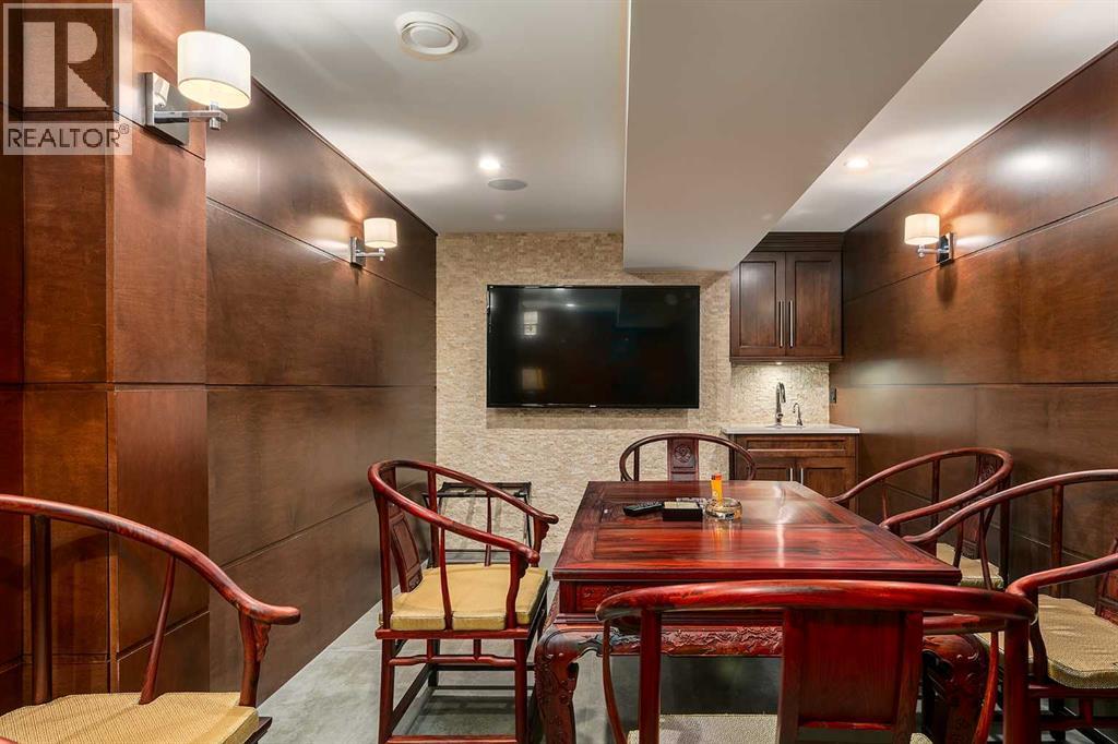 Single Family House Bungalow for Sale in  St Andrews Place NW St Andrews Heights Calgary 