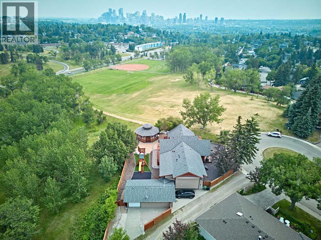 Single Family House Bungalow for Sale in  St Andrews Place NW St Andrews Heights Calgary 