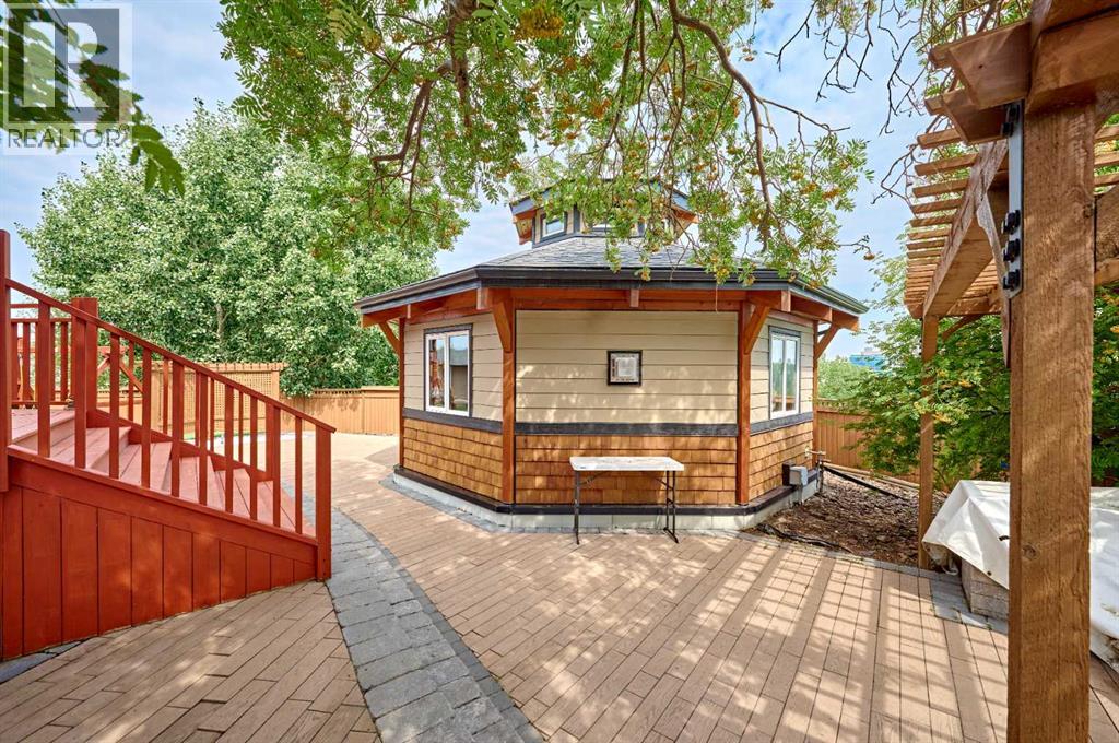 Single Family House Bungalow for Sale in  St Andrews Place NW St Andrews Heights Calgary 