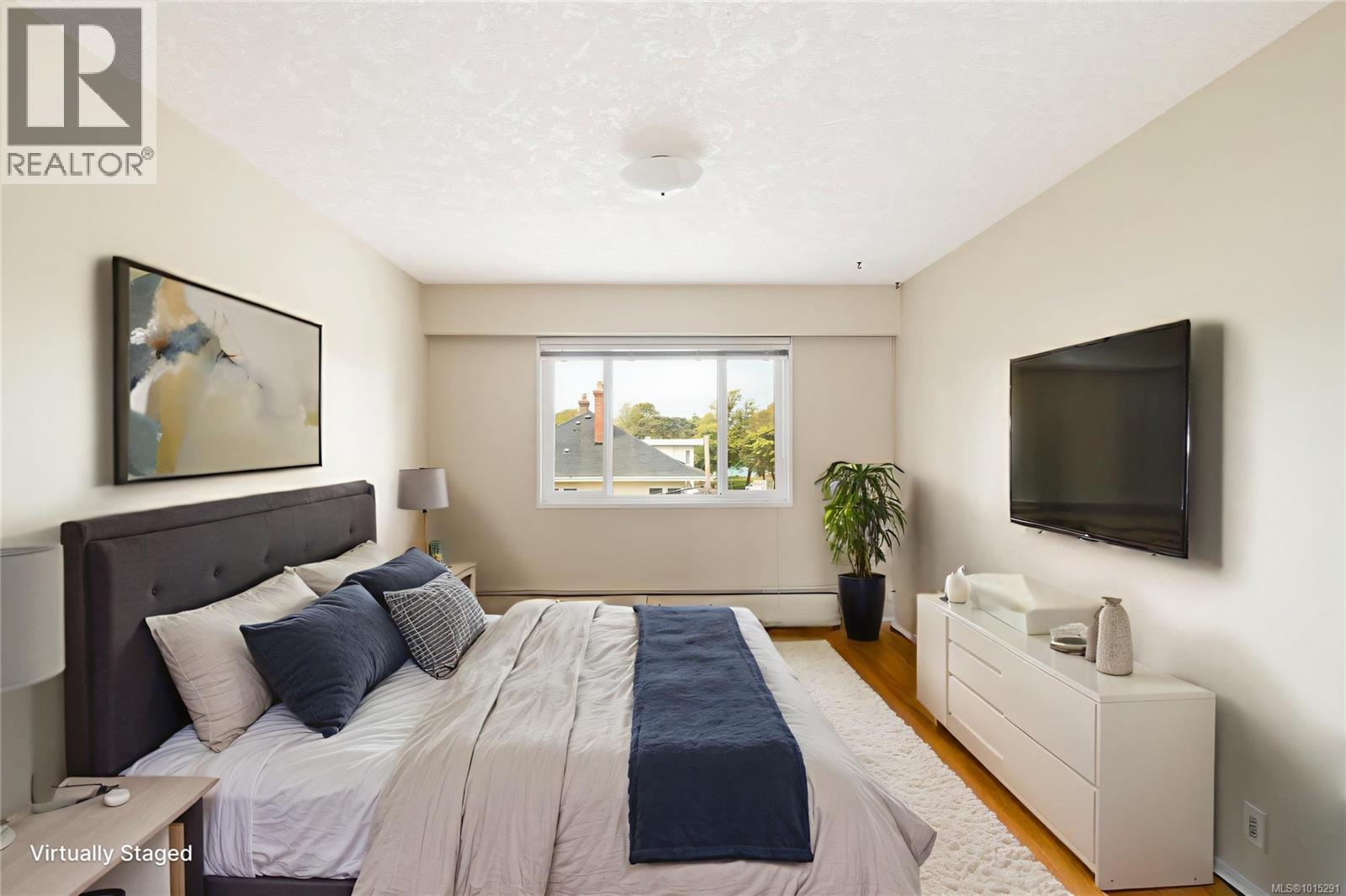 301 1318 Beach Drive, Oak Bay