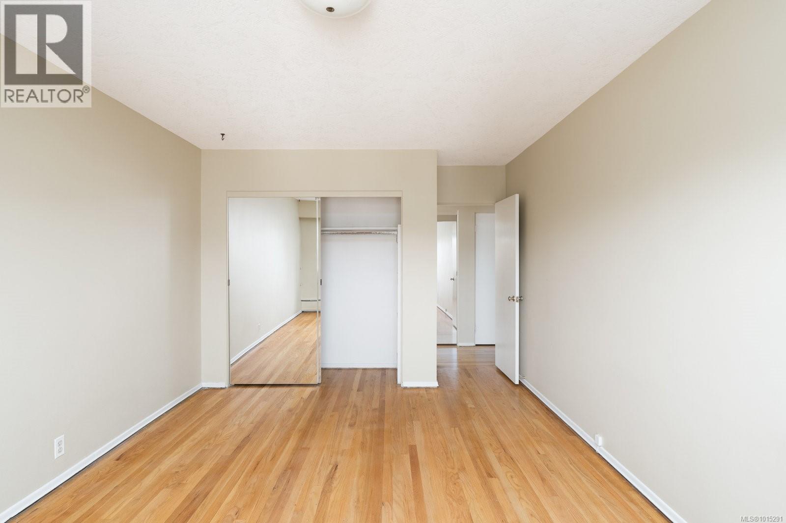 301 1318 Beach Drive, Oak Bay