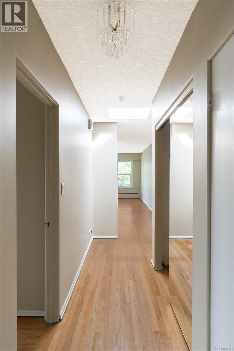 301 1318 Beach Drive, Oak Bay