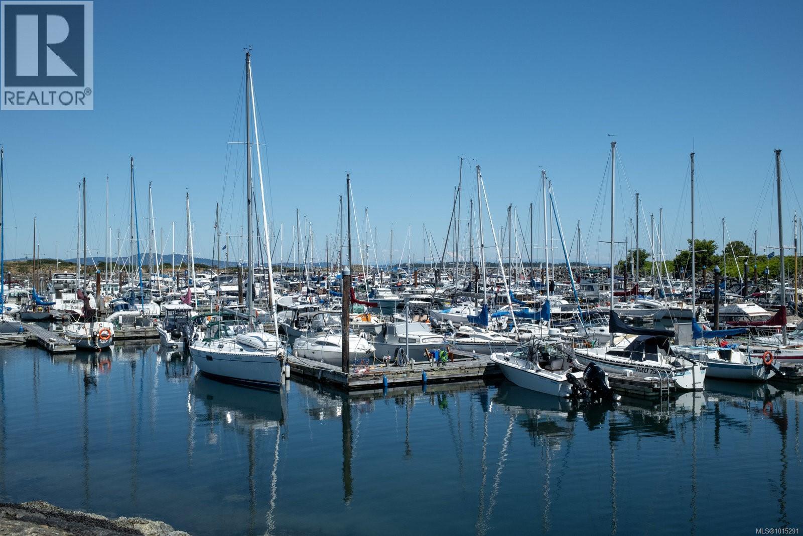 301 1318 Beach Drive, Oak Bay