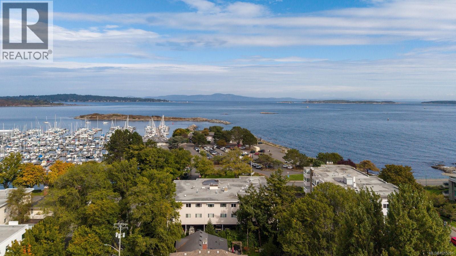 301 1318 Beach Drive, Oak Bay