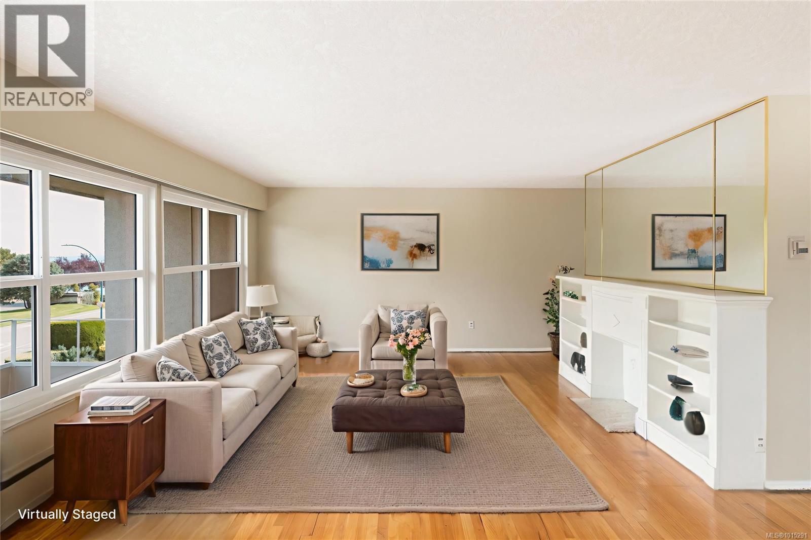 301 1318 Beach Drive, Oak Bay