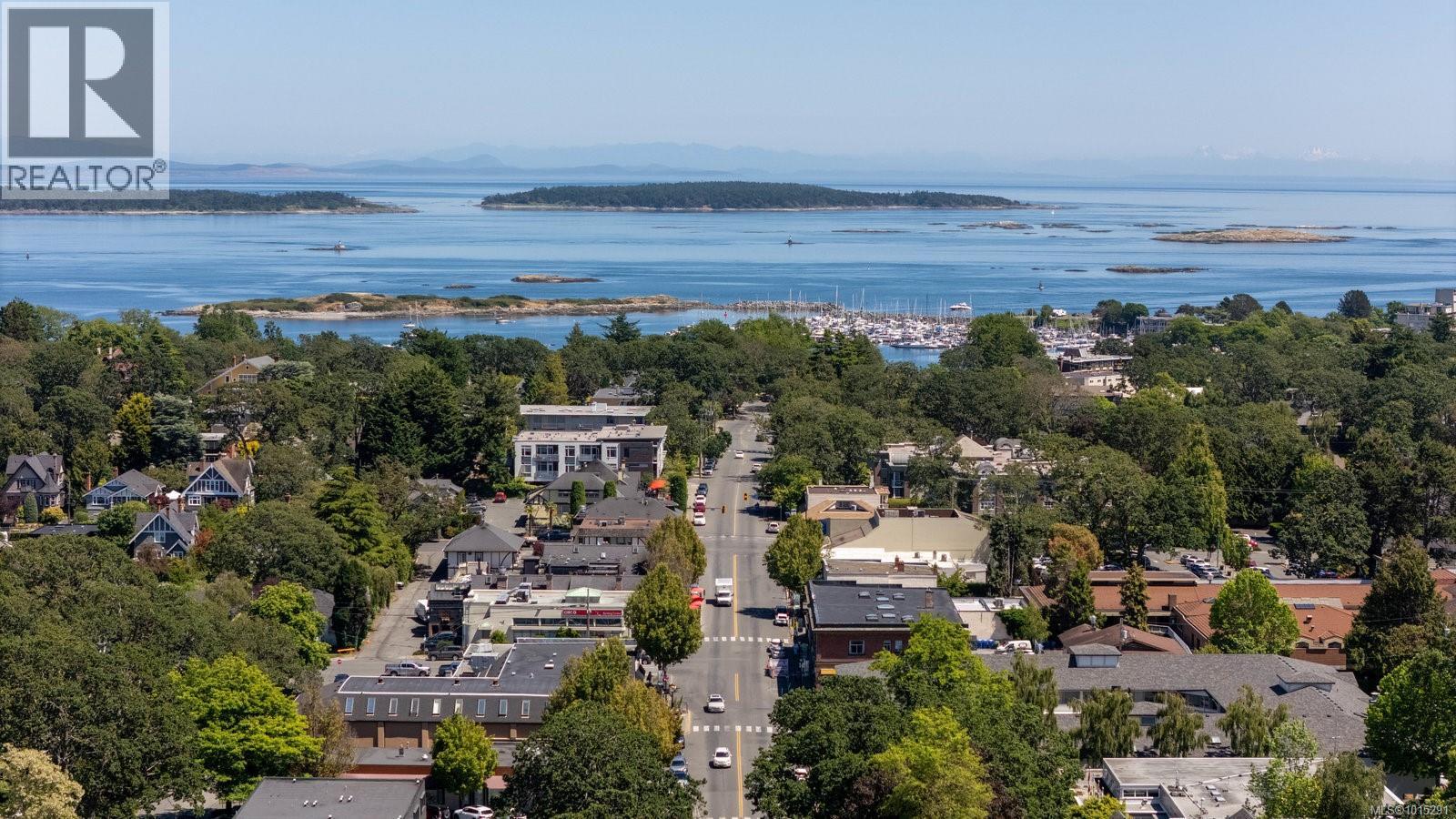 301 1318 Beach Drive, Oak Bay