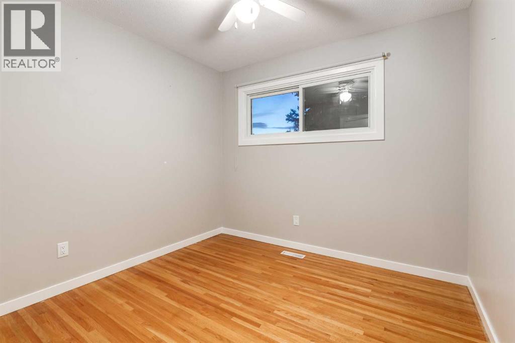 Single Family House Bi-level for Sale in  ALCOTT Road SE Acadia Calgary 
