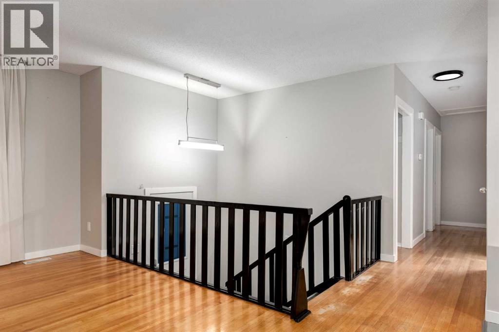 Single Family House Bi-level for Sale in  ALCOTT Road SE Acadia Calgary 