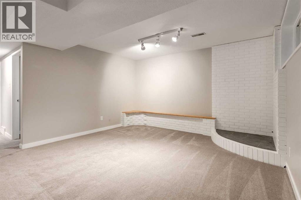Single Family House Bi-level for Sale in  ALCOTT Road SE Acadia Calgary 