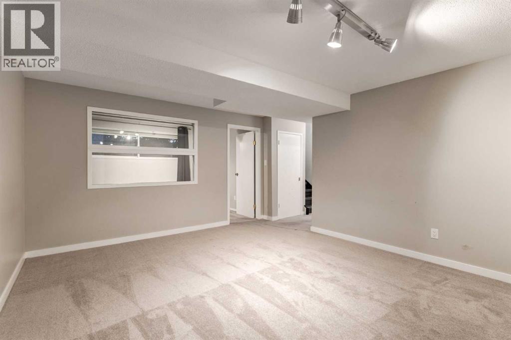 Single Family House Bi-level for Sale in  ALCOTT Road SE Acadia Calgary 
